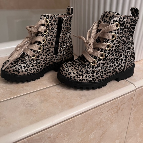 Black/gold leopard print boots - Picture 3 of 6